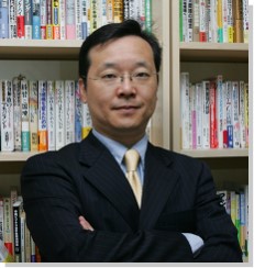 黑崎幸良  Group CEO